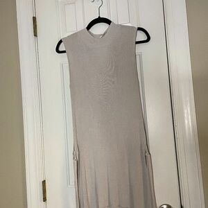 Silvery Grey Sleeveless Tunic Sweater/Vest, Size M